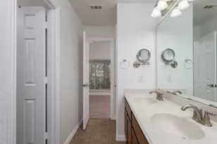 2410 Honey Dr, Arlington, TX 76001 - Photo 36