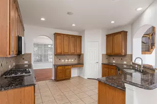 2410 Honey Dr, Arlington, TX 76001 - Photo 16