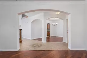 2410 Honey Dr, Arlington, TX 76001 - Photo 10