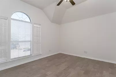 2410 Honey Drive, Arlington, TX 76001 - Photo 32