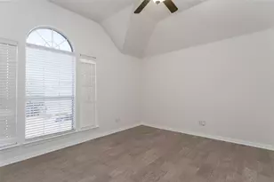 2410 Honey Dr, Arlington, TX 76001 - Photo 32