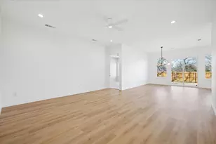 1633 E Tucker St, Fort Worth, TX 76104 - Photo 14