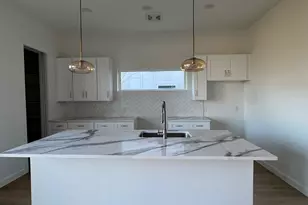 1633 E Tucker St, Fort Worth, TX 76104 - Photo 8