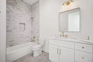 1633 E Tucker St, Fort Worth, TX 76104 - Photo 8