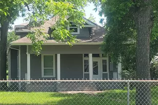 1325 W 13th Ave, Corsicana, TX 75110 - Photo 2