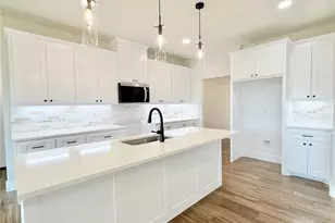 1013 Sabrina Ct, Weatherford, TX 76085 - Photo 2