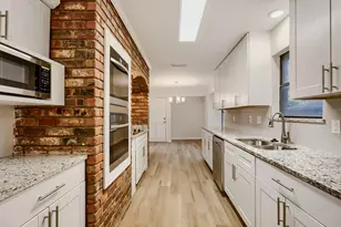 8026 Westover Dr, Dallas, TX 75231 - Photo 10