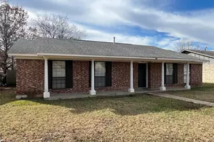 422 Bella St, Duncanville, TX 75137 - Photo 2