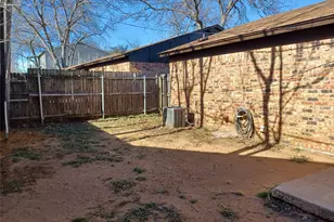 502 Dipert Ct, Arlington, TX 76012 - Photo 10