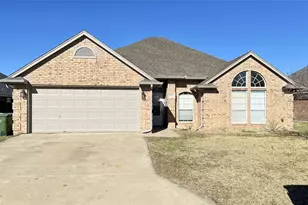 2023 Brooke Dr, Sanger, TX 76266 - Photo 1