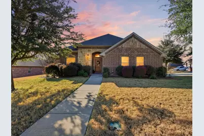 100 Valle Court, Azle, TX 76020 - Photo 1