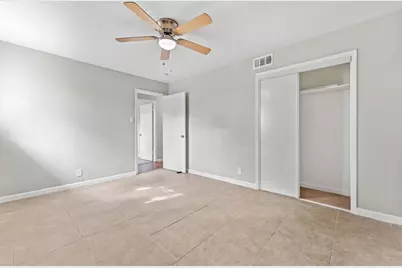 916 McCurry Avenue, Bedford, TX 76022 - Photo 14