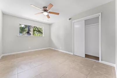 916 McCurry Avenue, Bedford, TX 76022 - Photo 10