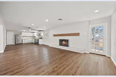 916 McCurry Avenue, Bedford, TX 76022 - Photo 4