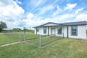 526 Jack Grace Hill Rd, Bowie, TX 76230 - Photo 22