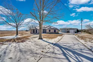 100 Otter, Waxahachie, TX 75165 - Photo 2