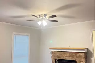 822 Oak St, Grand Prairie, TX 75050 - Photo 2