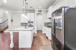 3813 S Brookridge Ct, Bedford, TX 76021 - Photo 6