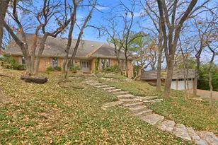1004 Crowley Rd, Arlington, TX 76012 - Photo 2
