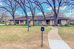 2213 Dartmouth Ln, Corsicana, TX 75110 - Photo 1