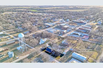 309 E Howell Street, Saint Jo, TX 76265 - Photo 1