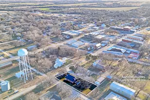 309 E Howell St, Saint Jo, TX 76265 - Photo 1