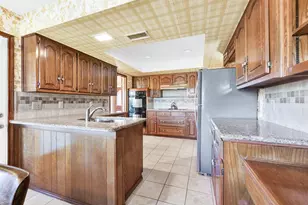 2719 N Spring Dr, Richardson, TX 75082 - Photo 10