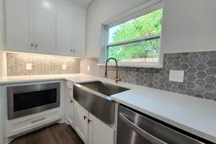 114 W Morton St, Denison, TX 75021 - Photo 6