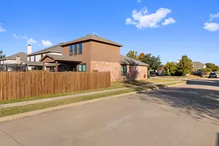 1360 Castlegar Ln, Fort Worth, TX 76247 - Photo 32