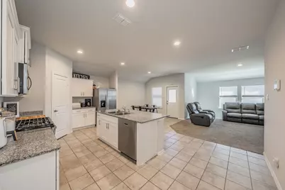 508 W Bronze Circle, Springtown, TX 76082 - Photo 4