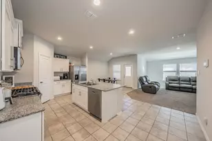 508 W Bronze Circle, Springtown, TX 76082 - Photo 4