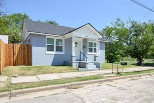 402 NW 5th St, Mineral Wells, TX 76067 - Photo 4