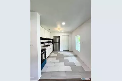 601 Blevins Street, Fort Worth, TX 76111 - Photo 14