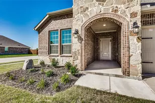 3205 Platinum Rd, Aubrey, TX 76227 - Photo 4