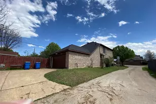 2413 Katherine Dr, Rowlett, TX 75089 - Photo 2