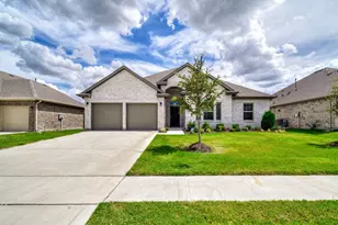 3443 April Breeze Trl, Grand Prairie, TX 76065 - Photo 2