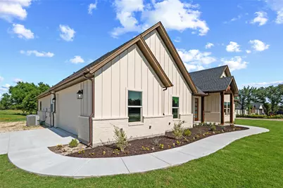 107 W Stagecoach Trail, Weatherford, TX 76085 - Photo 2