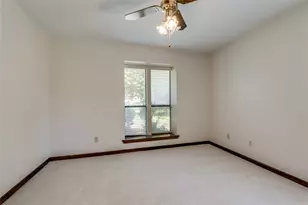 510 Dunn Ct, Grapevine, TX 76051 - Photo 8