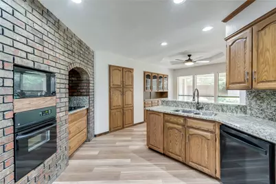 510 Dunn Court, Grapevine, TX 76051 - Photo 6