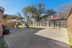 3717 Corn Valley Rd, Grand Prairie, TX 75052 - Photo 14