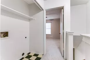 17 Abbey Rd, Euless, TX 76039 - Photo 18