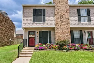 17 Abbey Rd, Euless, TX 76039 - Photo 8