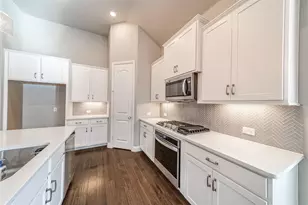 7905 Lewisville Ln, McKinney, TX 75071 - Photo 10