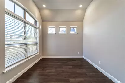 7905 Lewisville Lane, McKinney, TX 75071 - Photo 4