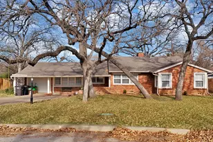 5705 Blue Ridge Dr, Fort Worth, TX 76112 - Photo 2
