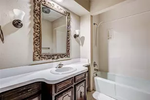 105 Lakeway Dr, Benbrook, TX 76126 - Photo 6