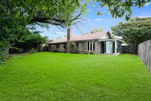 105 Lakeway Dr, Benbrook, TX 76126 - Photo 14