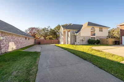 6945 Hickory Creek, Plano, TX 75023 - Photo 2