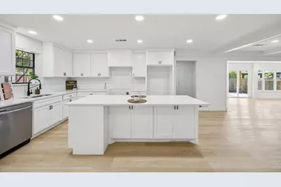 9310 Mill Hollow Drive, Dallas, TX 75243 - Photo 14