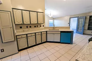 2204 Crestmeadow St, Denton, TX 76207 - Photo 18